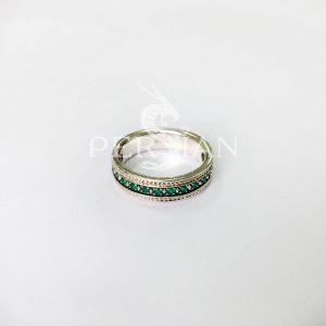 Серебряное кольцо «Дорожка» с зелёным агатом