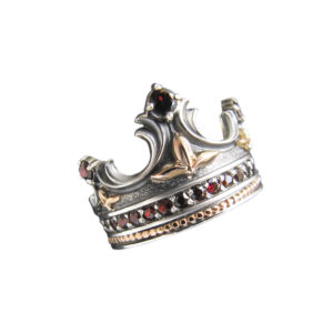 Серебряное кольцо «Корона» с гранатами